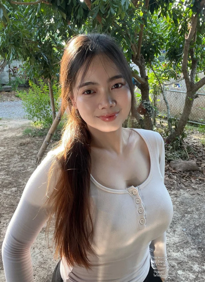 Phonrkamol Peechayan นางแบบสาว